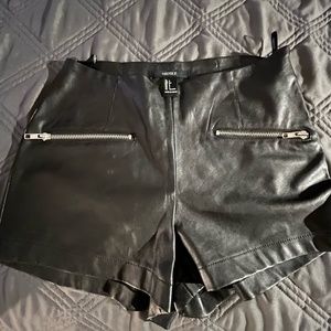 Forever 21 Black Faux Leather Shorts w/Front Zipper Pockets (Size S) NWOT